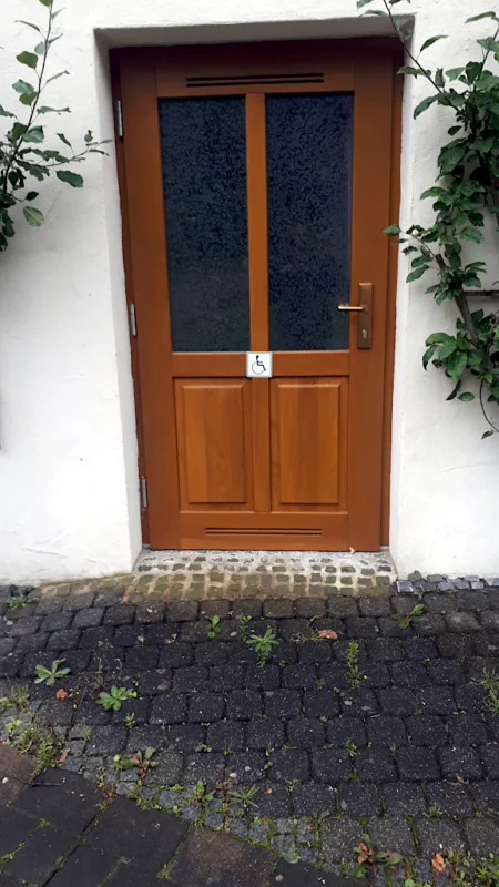 Tür zur Behinderten-WC