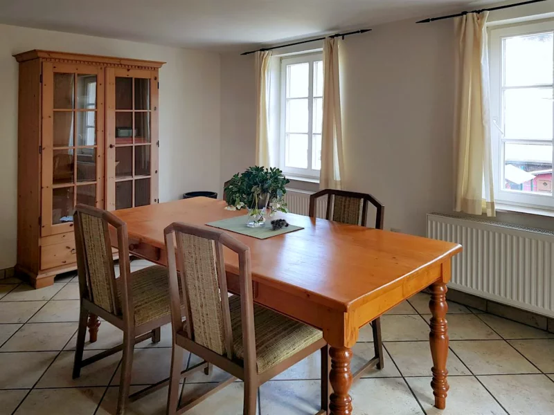 Esstisch im Zimmer Nr. 1