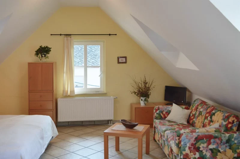 Wohn- und Schlafbereich Zimmer Nr. 5